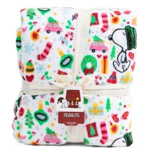 NWT PEANUTS Iconic Holiday Festive Snoopy Plush Berkshire Blanket 60”x90”